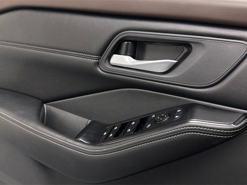 Certified 2023 Nissan Rogue SV w/ SV Premium Package image 19