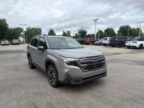 Used 2025 Subaru Forester Limited AWD/4WD image 9
