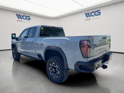 Used 2024 GMC Sierra 2500 AT4X AWD/4WD image 6