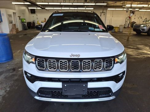 Used 2024 Jeep Compass Limited AWD/4WD image 3