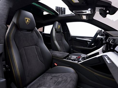 Used 2021 Lamborghini Urus image 47