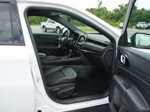 New 2026 Jeep Compass Latitude AWD/4WD image 18