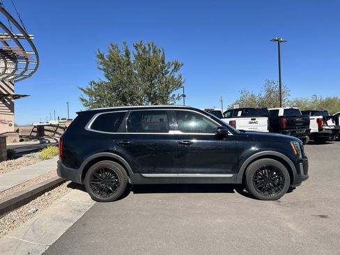 Used 2020 Kia Telluride S image 2