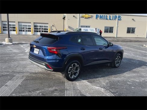 Certified 2024 Chevrolet Trax LT w/ Driver Confidence Package image 8