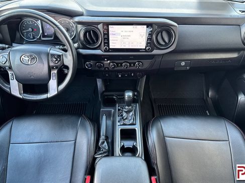 Used 2020 Toyota Tacoma TRD Off-Road AWD/4WD image 14