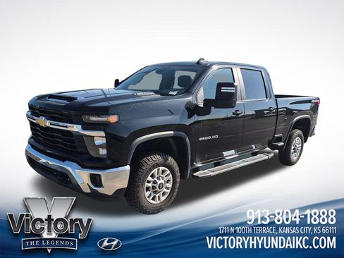 Used 2025 Chevrolet Silverado 2500 LT w/ Convenience Package AWD/4WD image 1