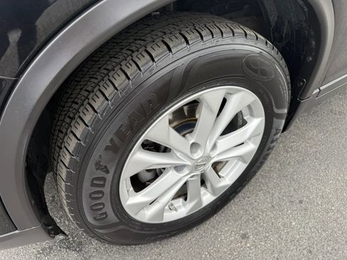 Used 2014 Nissan Rogue SV AWD/4WD image 27