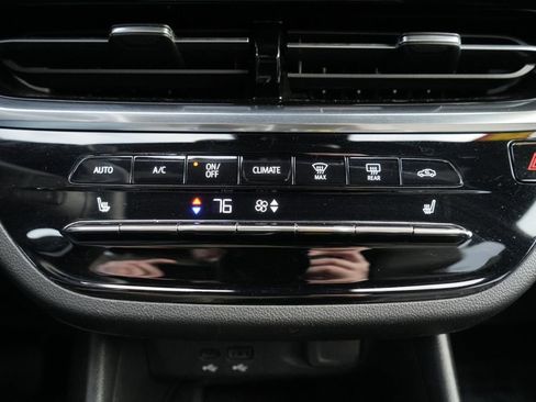 Used 2024 Buick Envista Avenir image 36