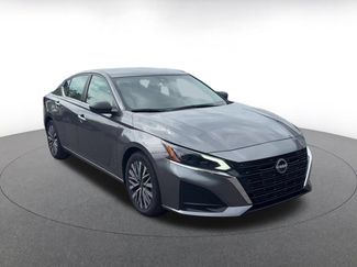 Used 2025 Nissan Altima 2.5 SV FWD video 2