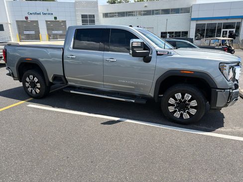 Certified 2025 GMC Sierra 2500 Denali w/ Denali Reserve Package AWD/4WD image 2