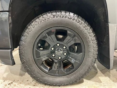 Used 2017 Chevrolet Silverado 1500 LT w/ All Star Edition AWD/4WD image 5