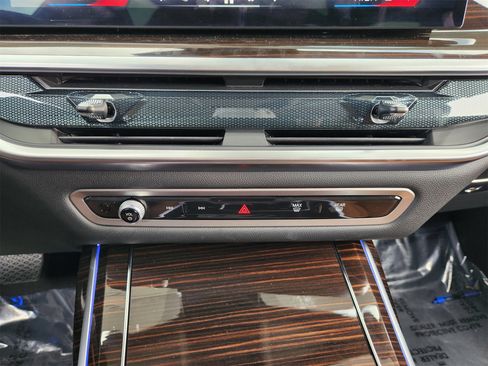 Used 2026 BMW X7 xDrive40i image 21