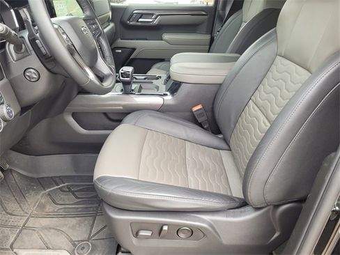 Used 2025 Chevrolet Silverado 1500 ZR2 w/ Technology Package image 20