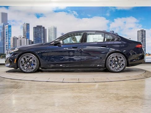 Used 2025 BMW i5 M60 w/ Premium Package image 6