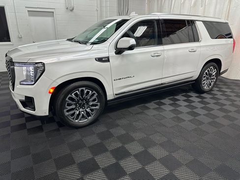 Used 2024 GMC Yukon XL Denali Ultimate AWD/4WD image 5