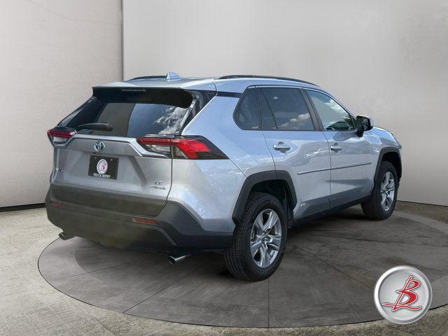 Used 2023 Toyota RAV4 LE AWD/4WD image 7