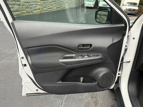 Used 2019 Nissan Kicks S FWD image 26