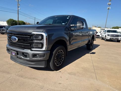 Used 2025 Ford F250 Platinum AWD/4WD image 3