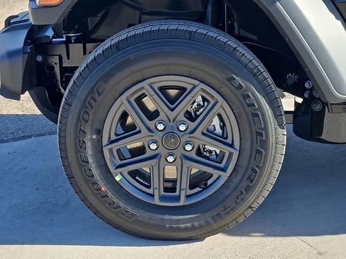 New 2026 Jeep Gladiator Sport AWD/4WD image 9