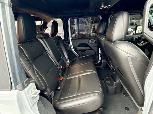 Used 2022 Jeep Wrangler Unlimited Sahara image 31