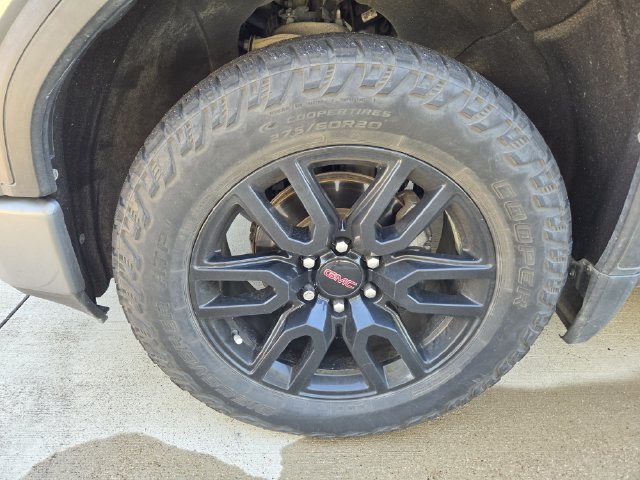Used 2020 GMC Sierra 1500 Elevation w/ Elevation Value Package AWD/4WD image 9