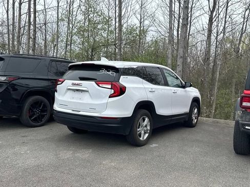 Used 2024 GMC Terrain SLE image 6