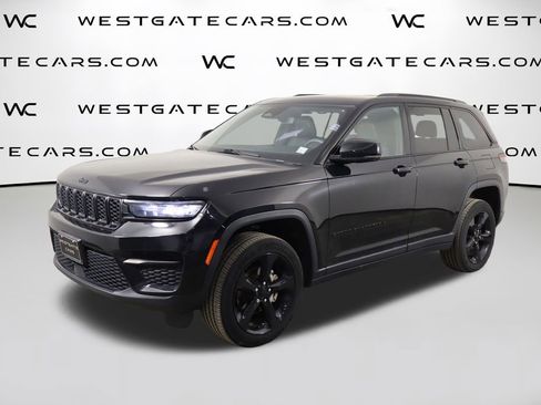 Used 2023 Jeep Grand Cherokee Altitude image 1