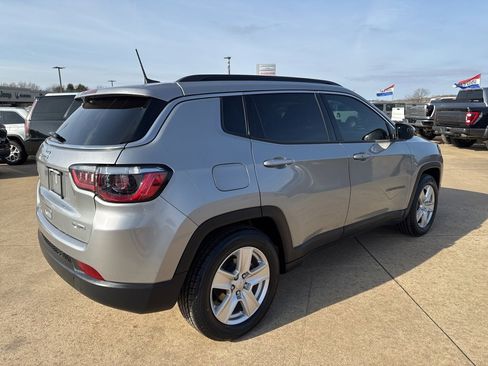 Certified 2022 Jeep Compass Latitude w/ Convenience Group image 4