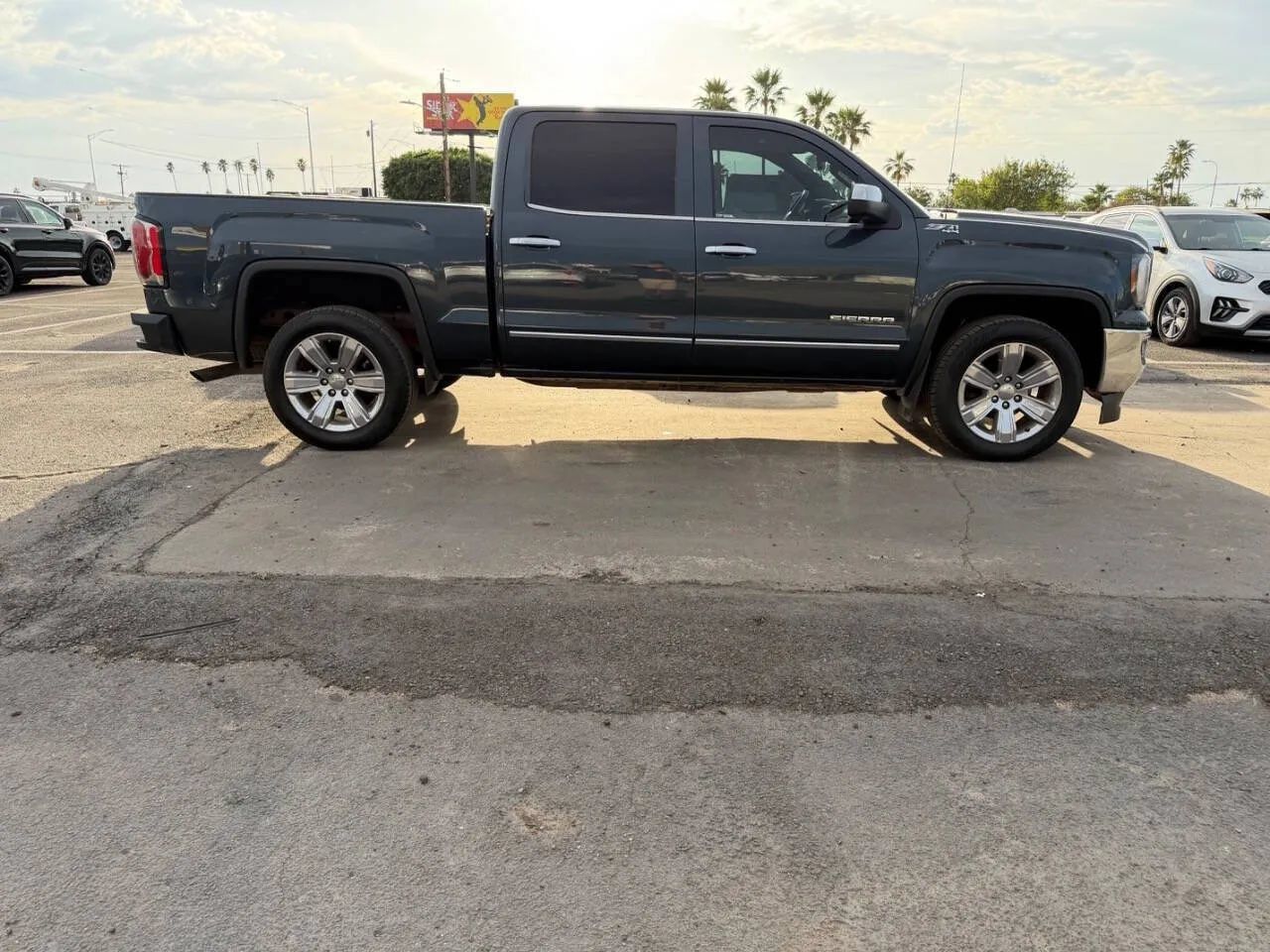 Used 2017 GMC Sierra 1500 SLT AWD/4WD image 13