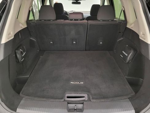 Used 2023 Nissan Rogue S image 18