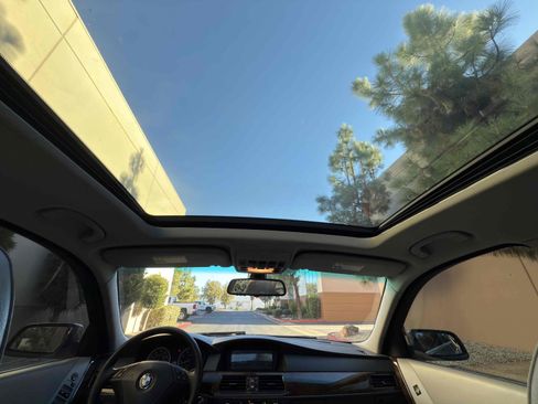 Used 2006 BMW 530xi Wagon image 31