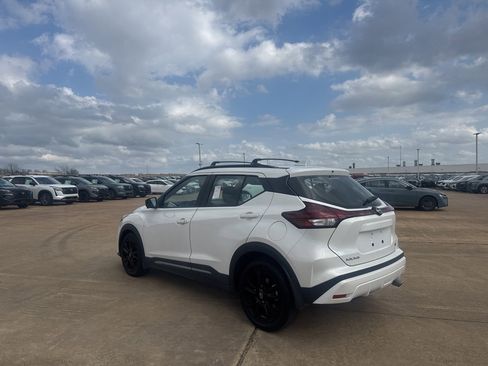 Certified 2023 Nissan Kicks SR w/ Exterior Package image 16