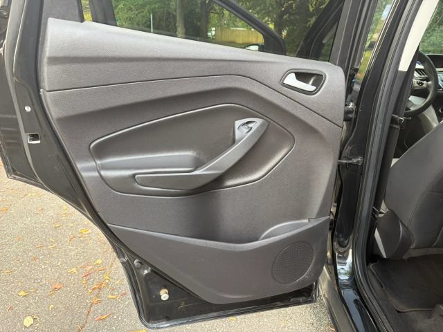 Used 2015 Ford Escape SE AWD/4WD image 17