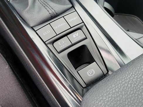 Used 2025 Toyota Camry LE FWD image 29