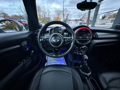 Used 2015 MINI Cooper 4-Door Hardtop image 31