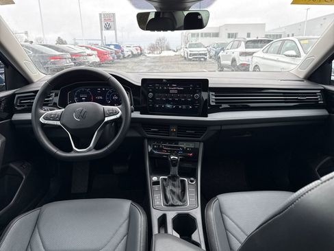 Certified 2025 Volkswagen Jetta SEL image 15