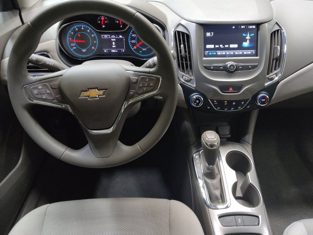 Used 2018 Chevrolet Cruze LT w/ Convenience Package FWD image 22