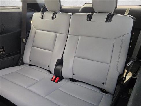 Used 2021 Ford Explorer XLT w/ Equipment Group 202A image 18