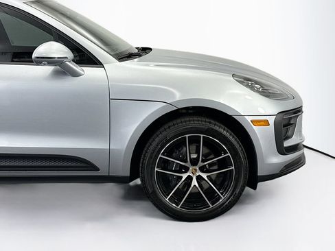 Used 2026 Porsche Macan AWD/4WD image 11