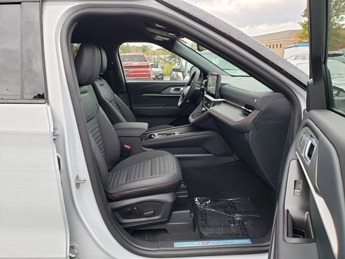 New 2026 Ford Explorer ST-Line w/ ST-Line Street Pack image 18