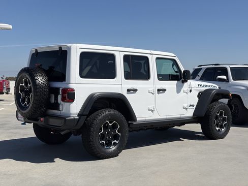 Used 2022 Jeep Wrangler Unlimited Rubicon 4xe w/ Cold Weather Group AWD/4WD image 3