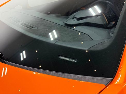 Used 2021 Lamborghini Huracan EVO image 14