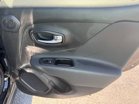 Certified 2022 Jeep Renegade Limited w/ Sun, Sound & Wheels Group AWD/4WD image 15