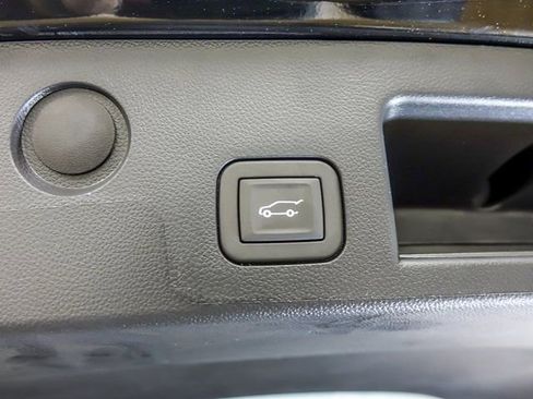 New 2026 Chevrolet Equinox ACTIV w/ LPO, Floor Liner Package AWD/4WD image 9