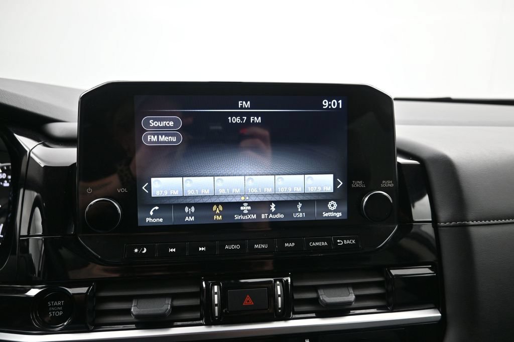 Used 2025 Nissan Pathfinder SL AWD/4WD image 15