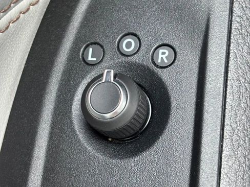 Used 2022 Jeep Compass Limited w/ Sun and Sound Group image 10