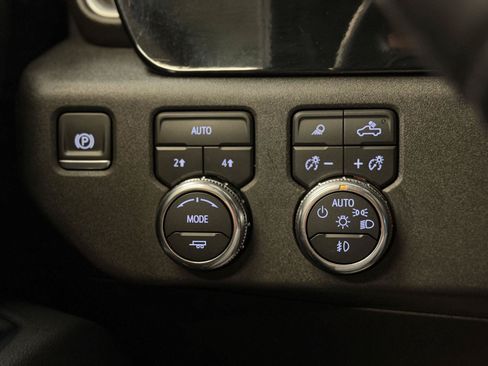 Used 2025 GMC Sierra 1500 SLT AWD/4WD image 35
