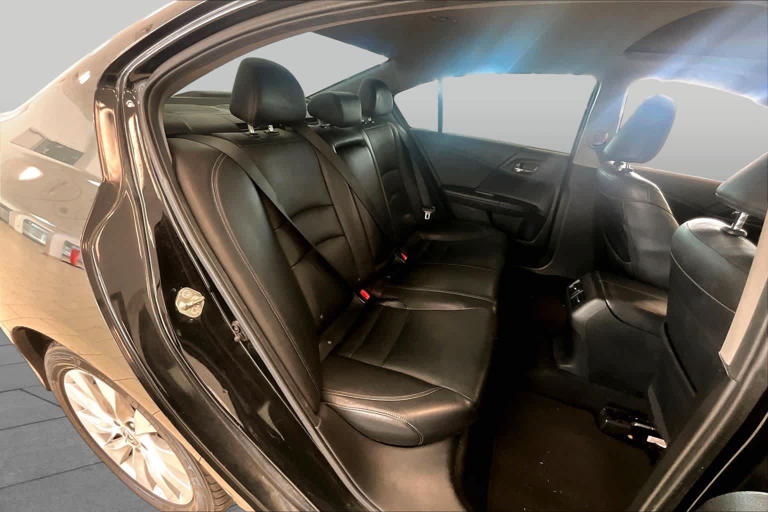 Used 2015 Honda Accord EX-L image 18