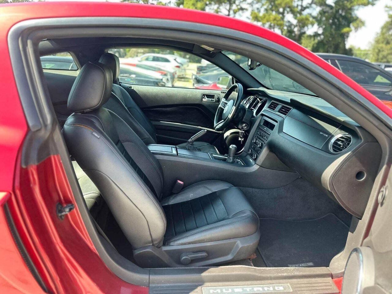 Used 2011 Ford Mustang GT Premium w/ 402A Rapid Spec Order Code RWD image 25