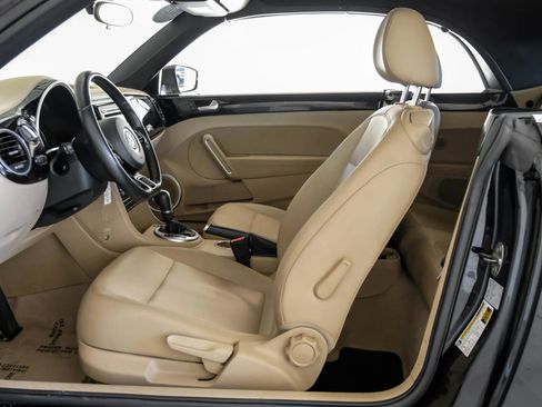 Used 2014 Volkswagen Beetle 1.8T image 3